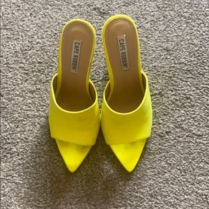 Yellow neon heels